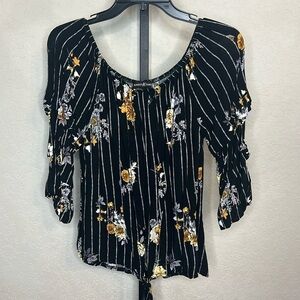 268 - Almost Famous NWOT Black/Yellow Floral Size Medium